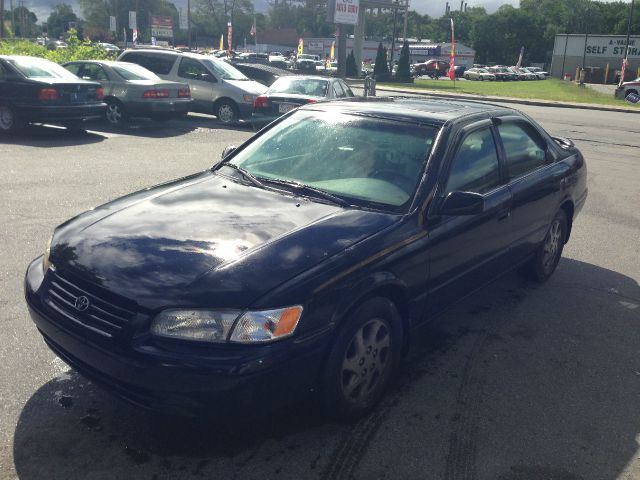 1999 Toyota Camry Ext. Cab 6.5-ft. Bed 4WD