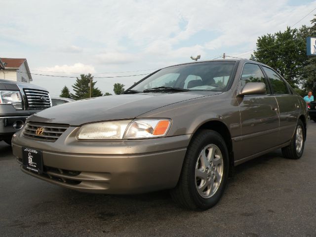 1999 Toyota Camry Ext. Cab 6.5-ft. Bed 4WD