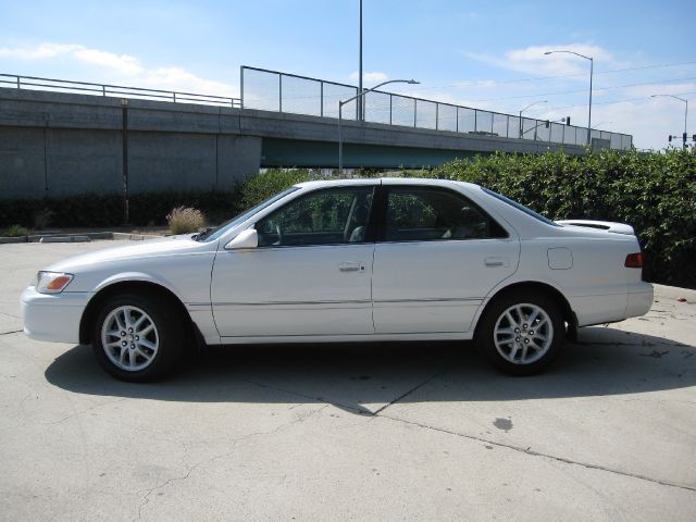 2000 Toyota Camry Ext. Cab 6.5-ft. Bed 4WD