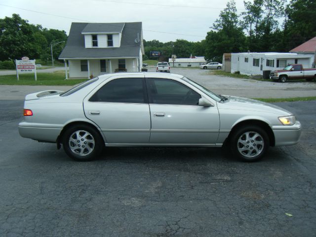 2000 Toyota Camry X