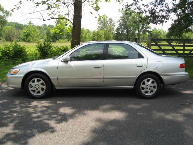 2000 Toyota Camry X