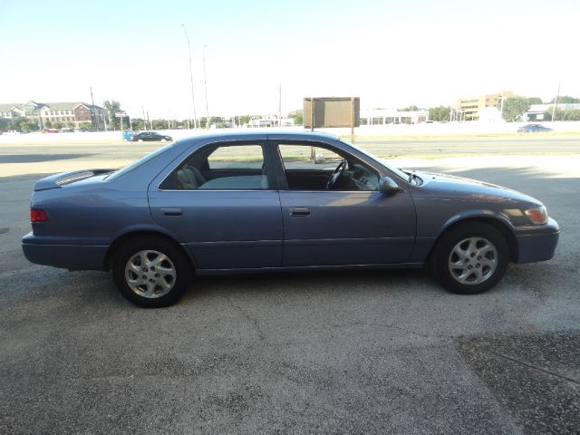 2000 Toyota Camry X