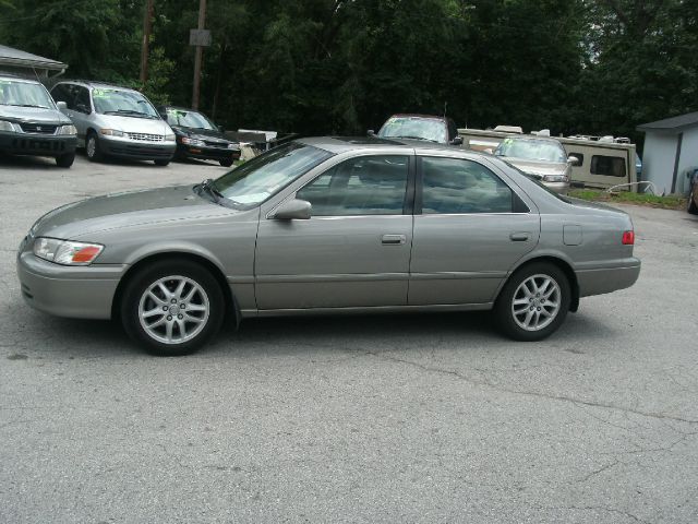 2001 Toyota Camry Ext. Cab 6.5-ft. Bed 4WD