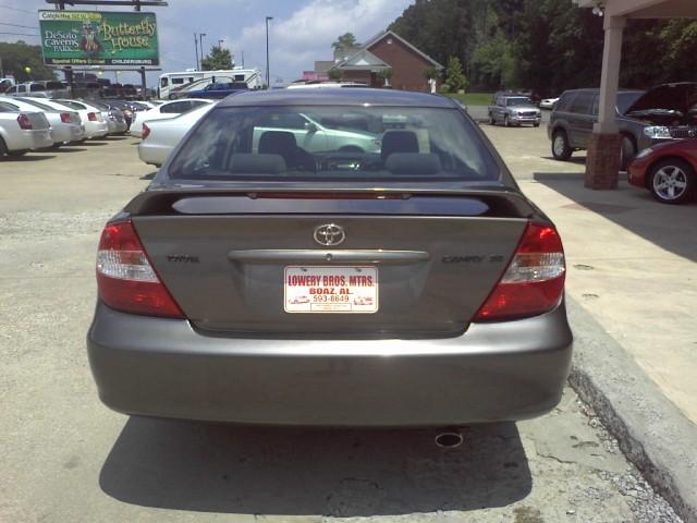 2004 Toyota Camry 5D Sedan