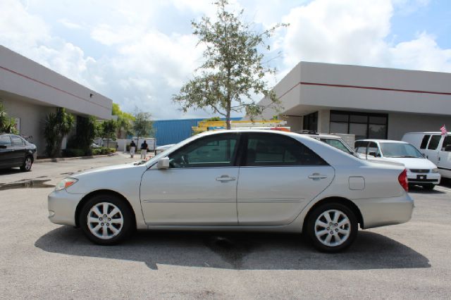 2004 Toyota Camry Ext. Cab 6.5-ft. Bed 4WD