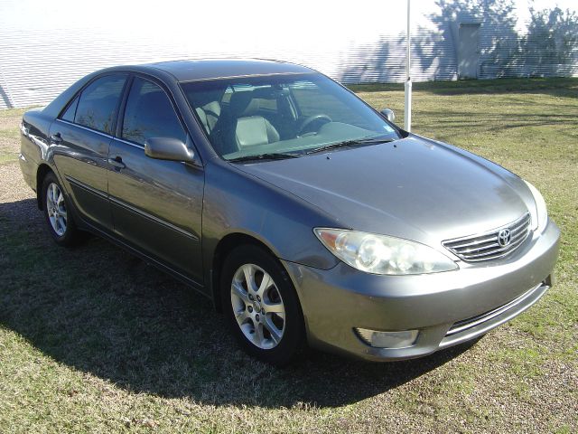 2005 Toyota Camry Ext. Cab 6.5-ft. Bed 4WD