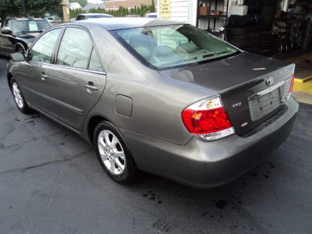 2005 Toyota Camry Ext. Cab 6.5-ft. Bed 4WD