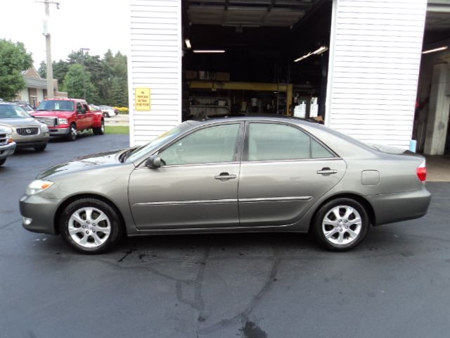 2005 Toyota Camry Ext. Cab 6.5-ft. Bed 4WD