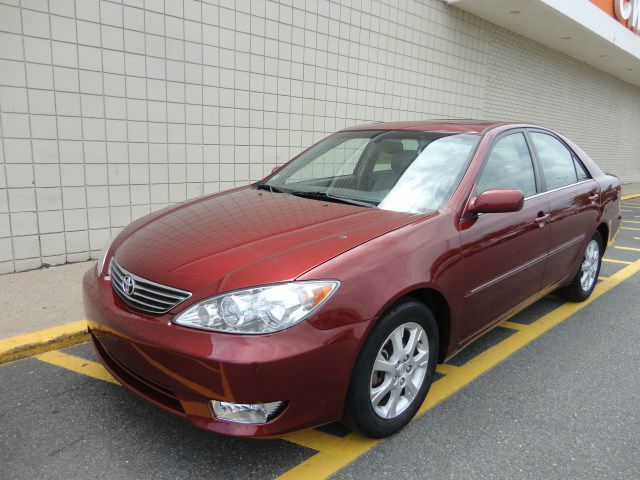 2005 Toyota Camry 4dr Sdn Quattro