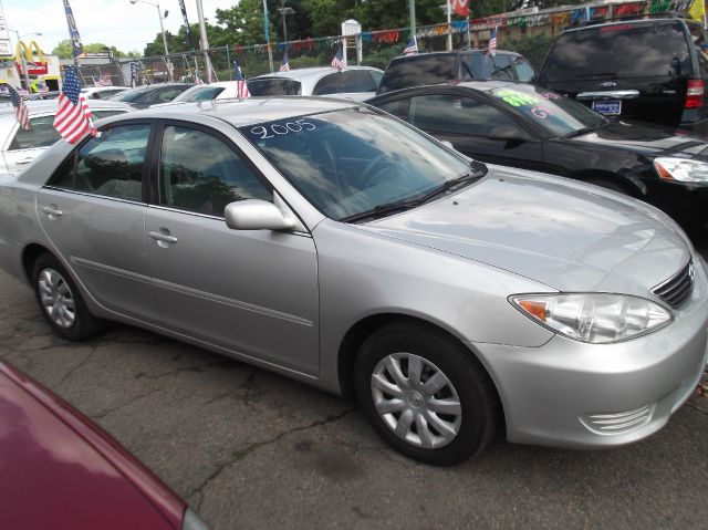 2005 Toyota Camry SEL Sport Utility 4D