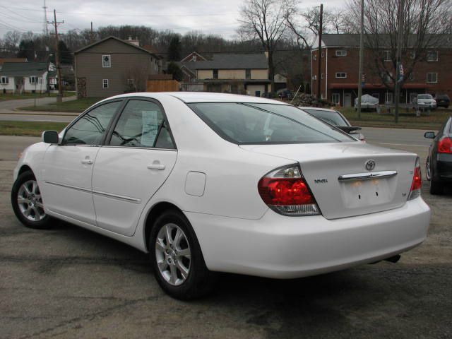 2005 Toyota Camry Ext. Cab 6.5-ft. Bed 4WD