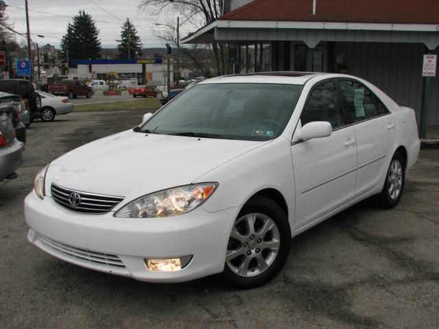 2005 Toyota Camry Ext. Cab 6.5-ft. Bed 4WD