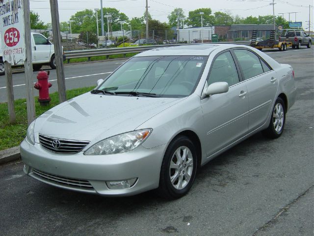 2005 Toyota Camry Ext. Cab 6.5-ft. Bed 4WD