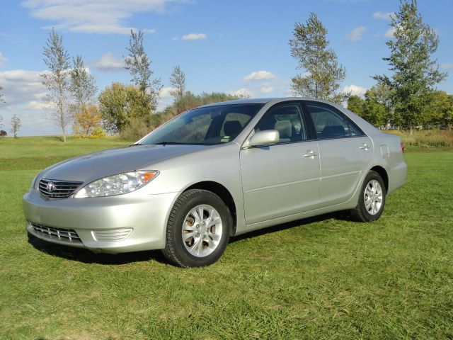 2005 Toyota Camry Enthusiast 2D Roadster