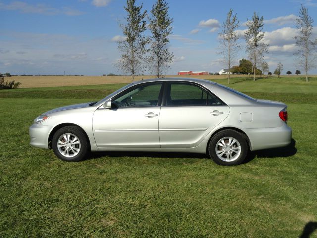 2005 Toyota Camry Enthusiast 2D Roadster