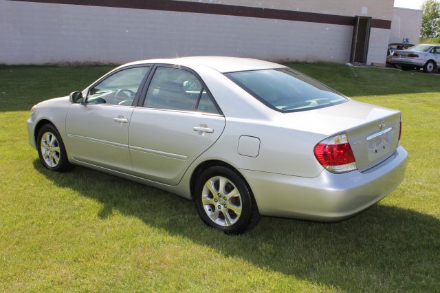 2005 Toyota Camry SEL Sport Utility 4D