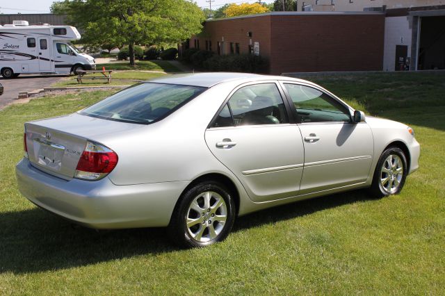 2005 Toyota Camry SEL Sport Utility 4D