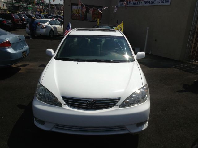 2005 Toyota Camry Ext. Cab 6.5-ft. Bed 4WD