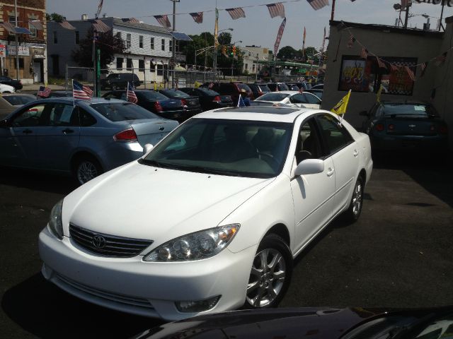 2005 Toyota Camry Ext. Cab 6.5-ft. Bed 4WD