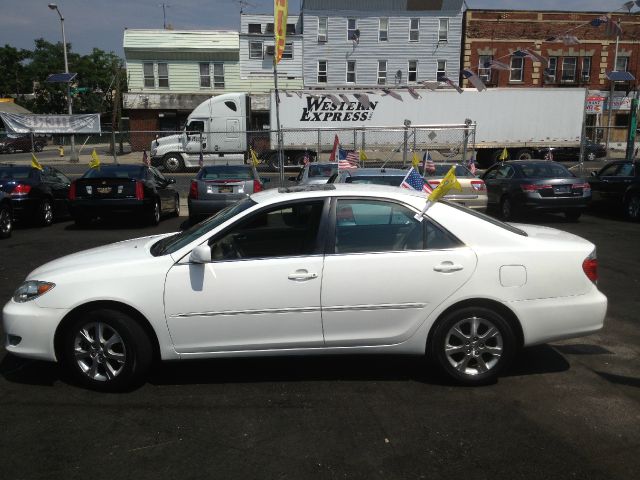 2005 Toyota Camry Ext. Cab 6.5-ft. Bed 4WD