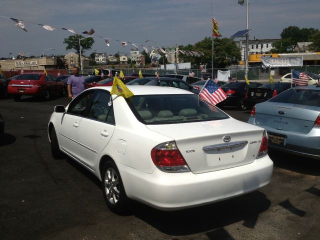 2005 Toyota Camry Ext. Cab 6.5-ft. Bed 4WD