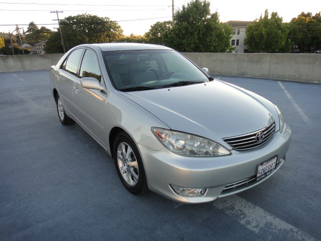 2006 Toyota Camry Ext. Cab 6.5-ft. Bed 4WD