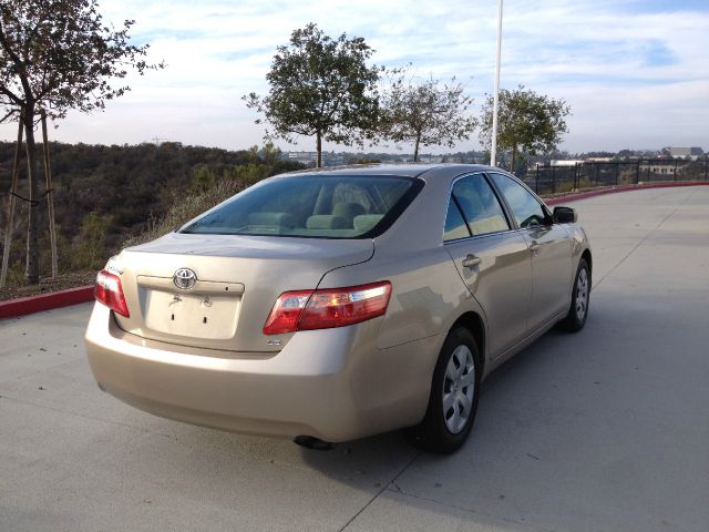 2007 Toyota Camry With 6 Disc Changerdvd System