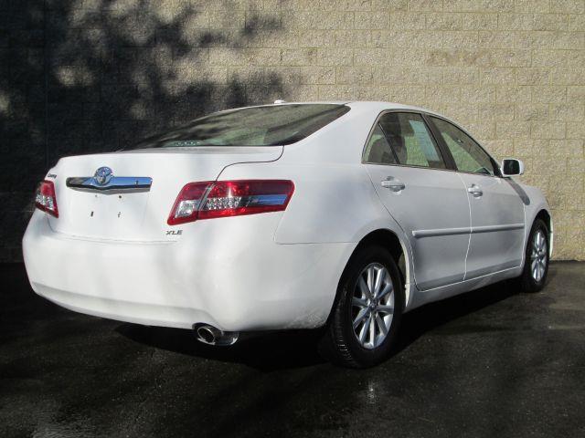 2011 Toyota Camry 2004 4dr Sdn SE