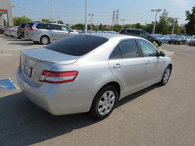 2011 Toyota Camry Black And Silver