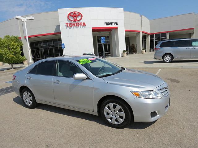 2011 Toyota Camry Black And Silver