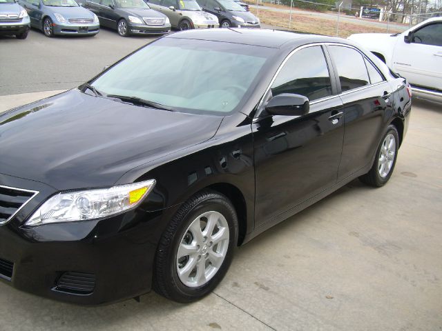 2011 Toyota Camry 2004 2dr Cpe R/T