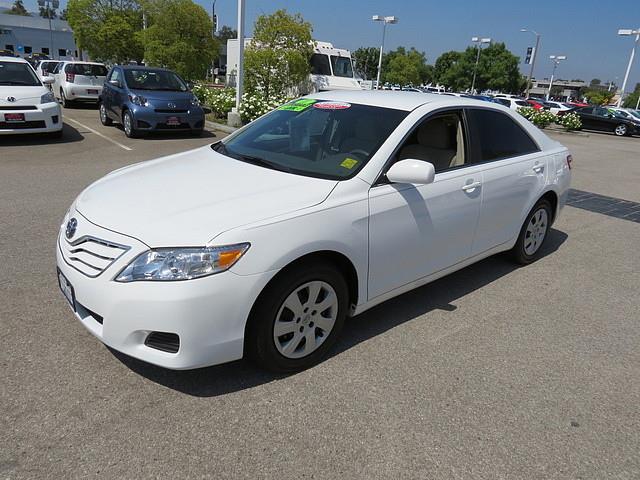 2011 Toyota Camry Black And Silver