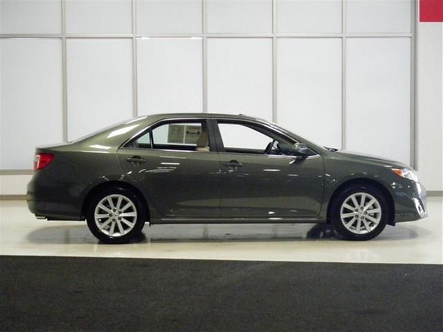 2012 Toyota Camry 4X4- SR5- Double Cab