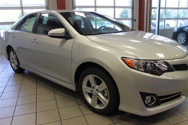 2013 Toyota Camry 4WD Supercab