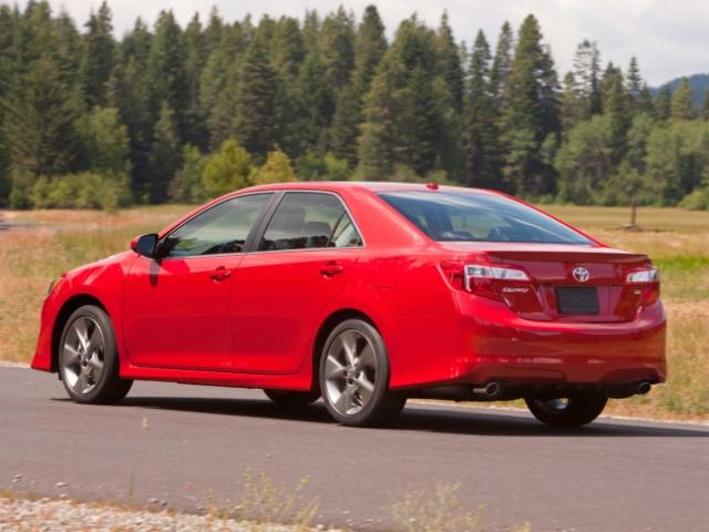 2013 Toyota Camry Crown