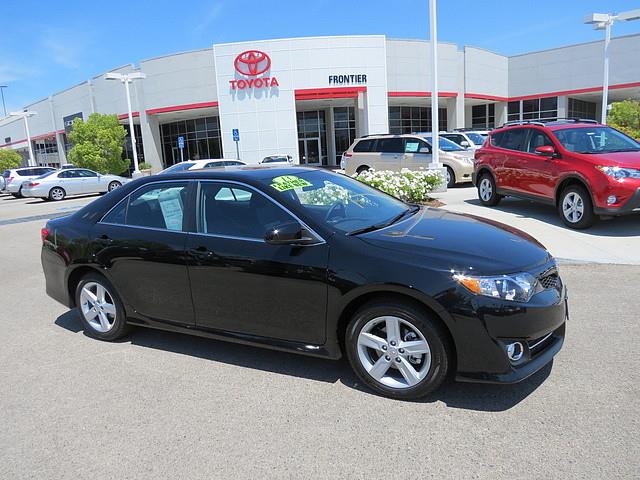 2013 Toyota Camry Crew-short-sle1-6.6l Diesel Lly-4wd-tv/dvd-texas T