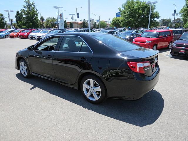 2013 Toyota Camry Crew-short-sle1-6.6l Diesel Lly-4wd-tv/dvd-texas T