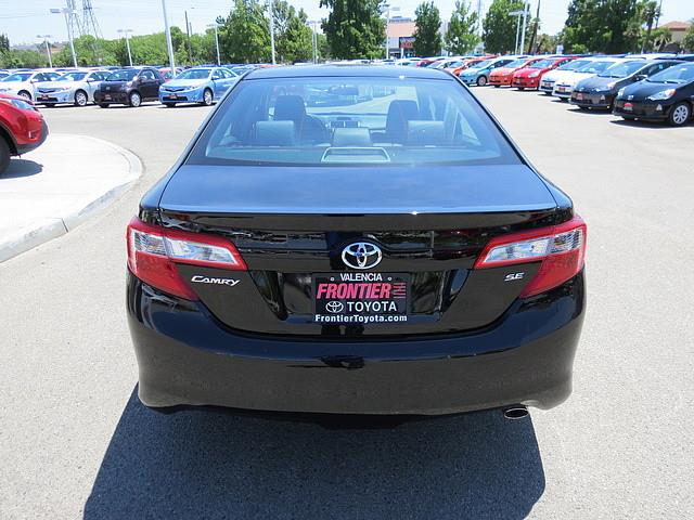 2013 Toyota Camry Crew-short-sle1-6.6l Diesel Lly-4wd-tv/dvd-texas T