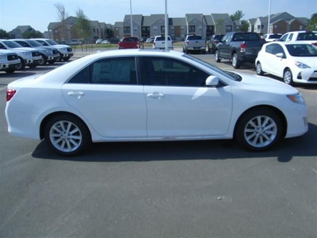 2013 Toyota Camry SEL Sport Utility 4D