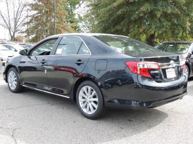 2014 Toyota Camry SEL Sport Utility 4D