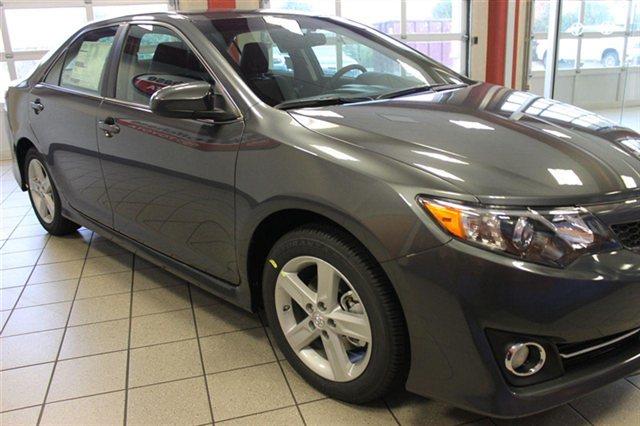 2014 Toyota Camry 4WD Supercab