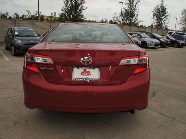 2014 Toyota Camry ESi