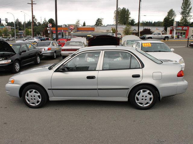 1999 Toyota Corolla XLT 4-door 2WD