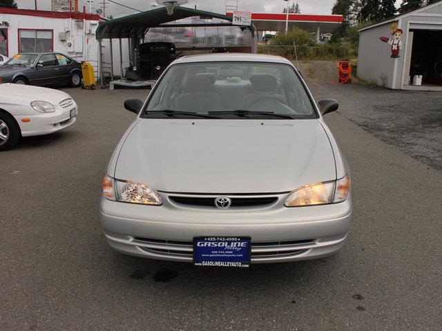 1999 Toyota Corolla XLT 4-door 2WD