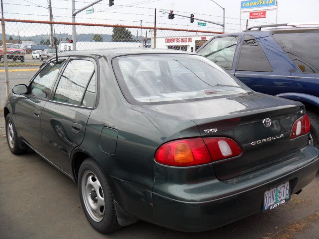 2000 Toyota Corolla EXT LS 2WD