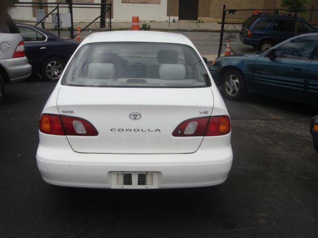 2000 Toyota Corolla EXT LS 2WD