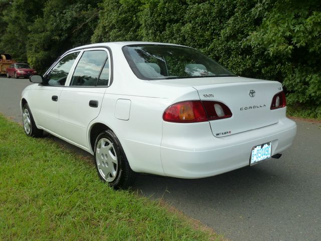 2000 Toyota Corolla EXT LS 2WD