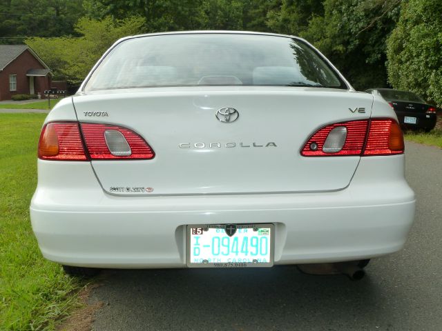 2000 Toyota Corolla EXT LS 2WD