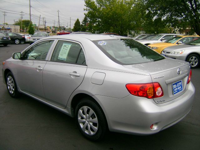 2010 Toyota Corolla Supercab Flareside XL