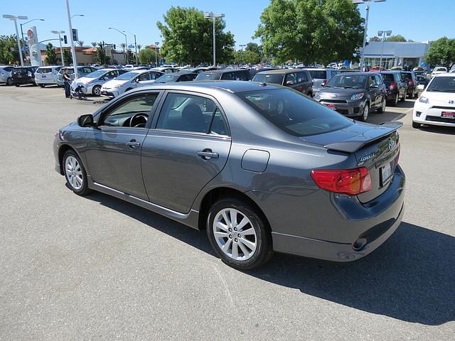 2010 Toyota Corolla 2dr Cabriolet AMG